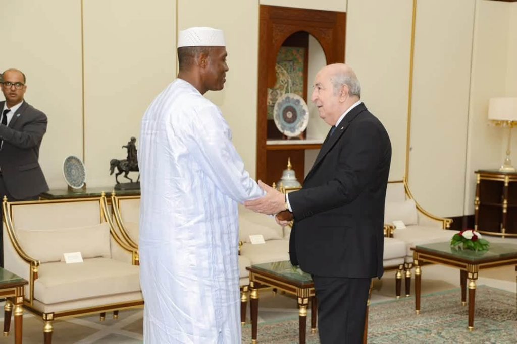 LE PREMIER MINISTRE MALIEN REÇU PAR LE PRÉSIDENT ALGÉRIEN