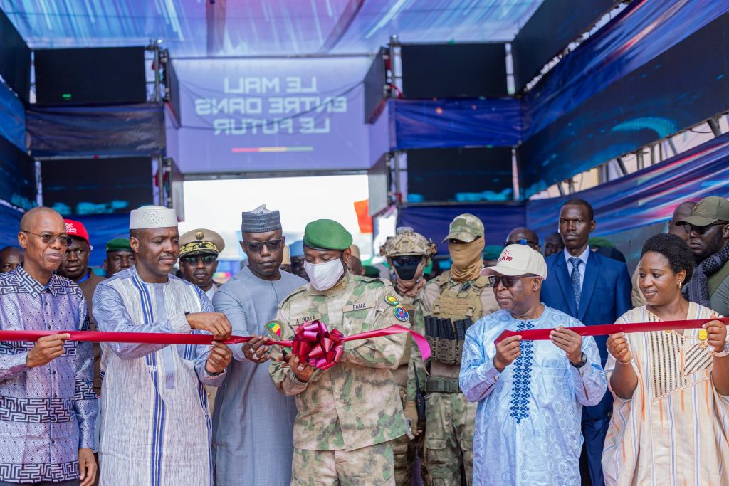 KATI : Le Président de la Transition inaugure le Centre d’intelligence artificielle et de robotique du Mali