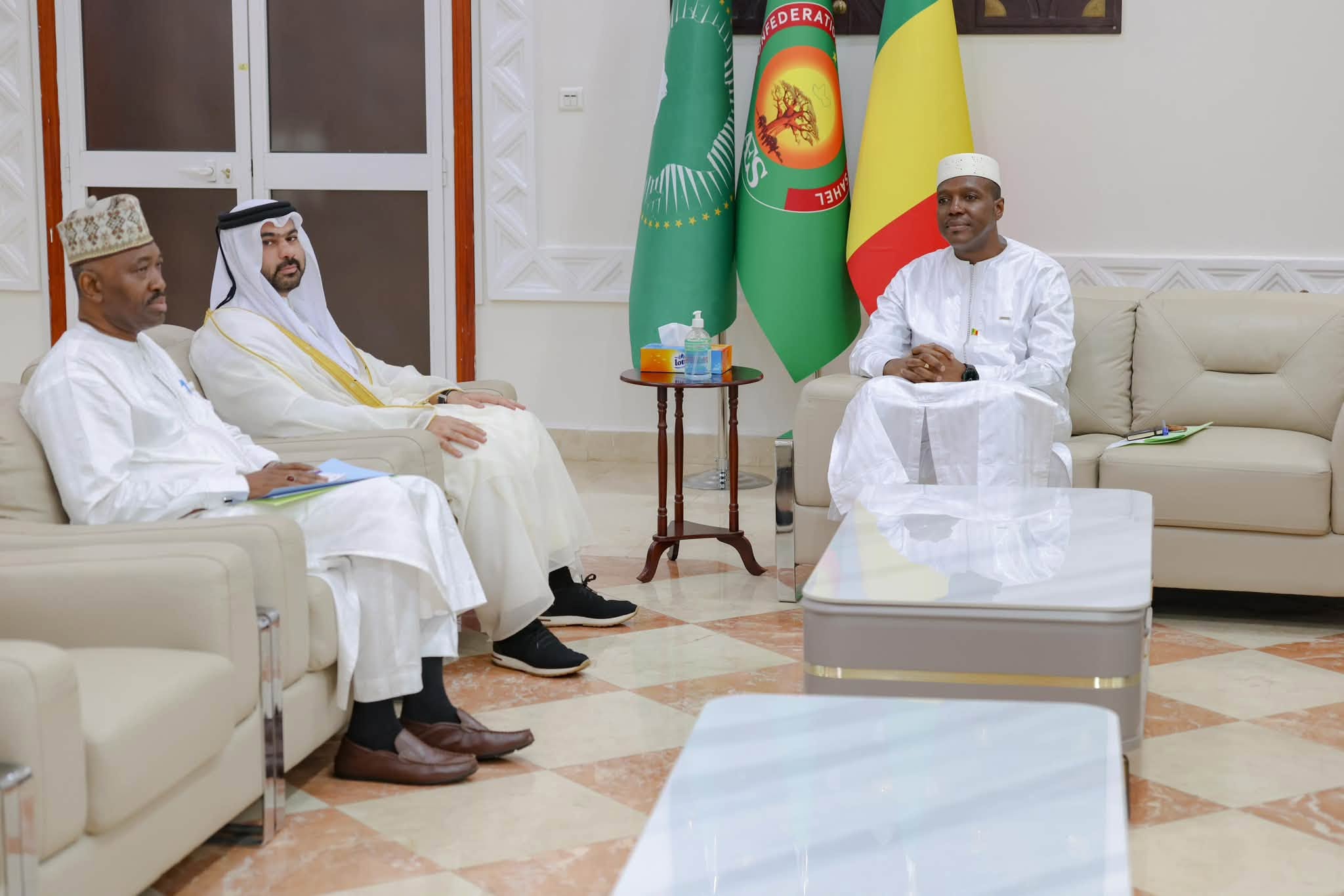 AUDIENCE À LA PRIMATURE L’AMBASSADEUR DU QATAR REÇU PAR LE PREMIER MINISTRE
